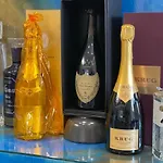 Frühstückspension Tribus Boutique 4*