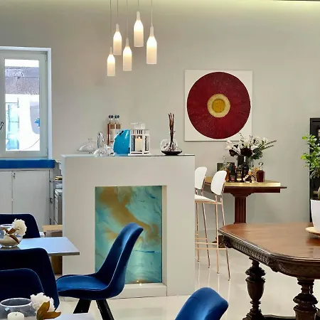 Tribus Boutique 4*